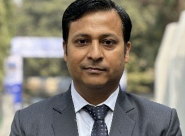 अपनी रीढ़ का रखें ख्याल, क्योंकि यह हमेशा आपका ख्याल रखती है : डॉ. जीवेश मल्लिक