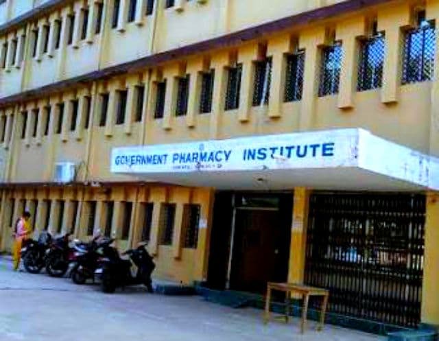 फार्मेसी व्यवस्था पर बड़ा सवाल, सूचना के लिए बार-बार पत्राचार के बाद भी नहीं मिल रही जानकारी